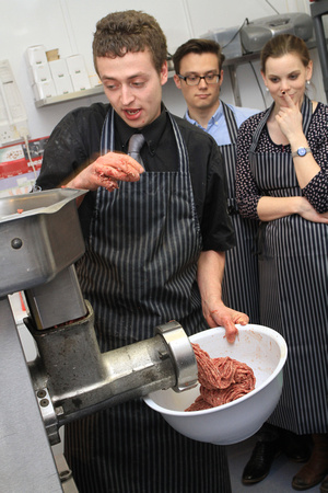15-0215N Sausage Making