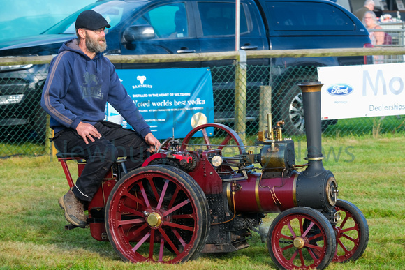 NWN 37-0223 B Newbury Show - Parade of steam engines