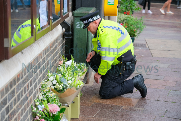 36-1022M Newbury - book of condolence and Flower laying
