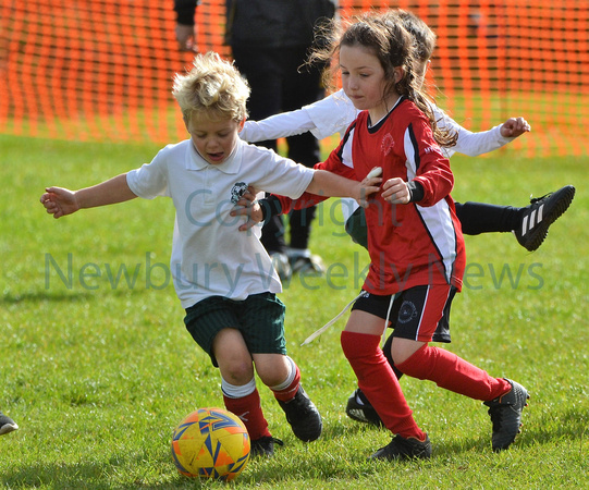 41-1122L Thatcham  Fest Primary School Football