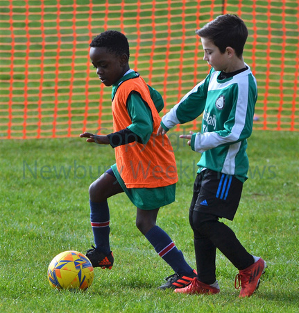 41-1122I Thatcham  Fest Primary School Football