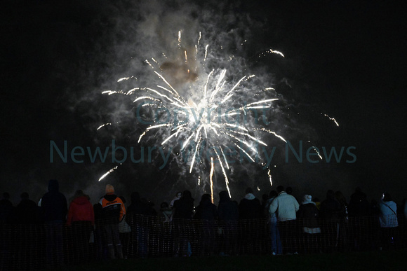 44-1622H Newbury Fireworks Display