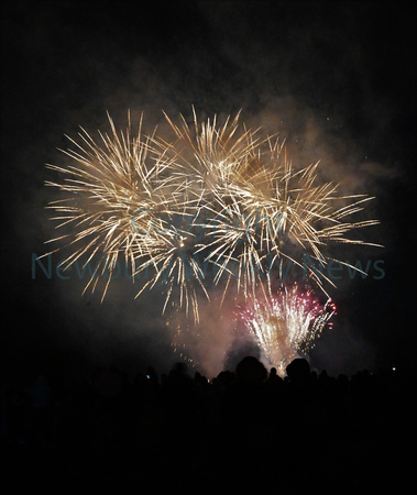 44-1622E Newbury Fireworks Display