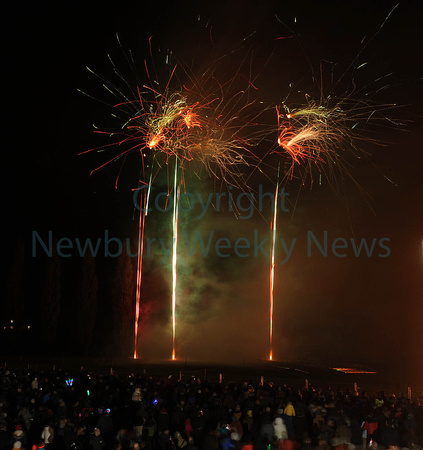 44-1522C Falkland Fireworks