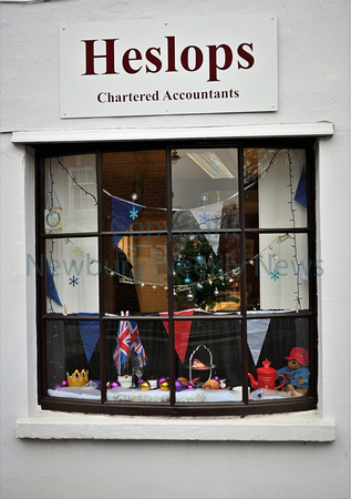 48-0322F Thatcham Christmas Windows