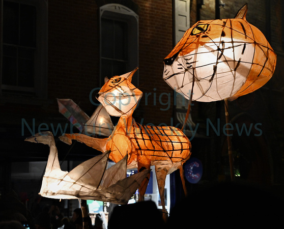 49-2422AB Newbury Lantern Parade