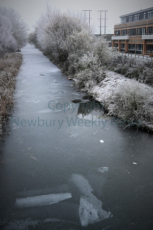 49-2222C Frozen Canal from Hambridge Road Bridge