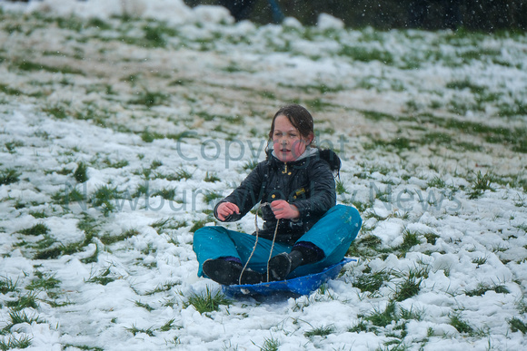 09-1523Y sledging at Goldwell Park