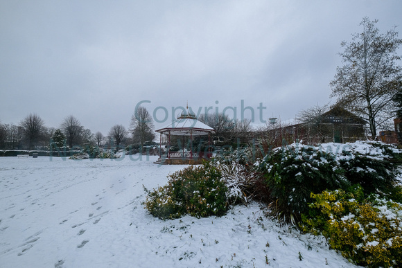09-1223I Snow in Newbury