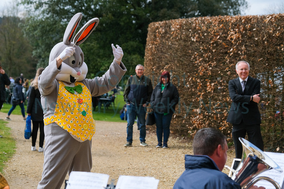 NWN 15-1623P Highclere Easter Hunt