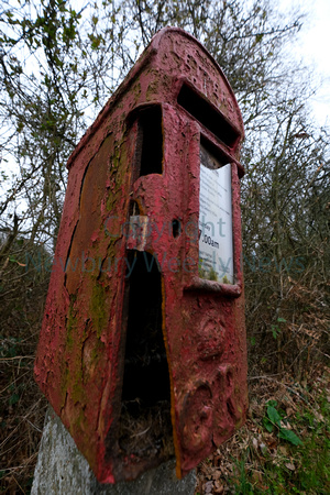 11-1221B Bucklebury Post Box