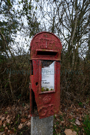 11-1221D Bucklebury Post Box