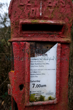 11-1221E Bucklebury Post Box
