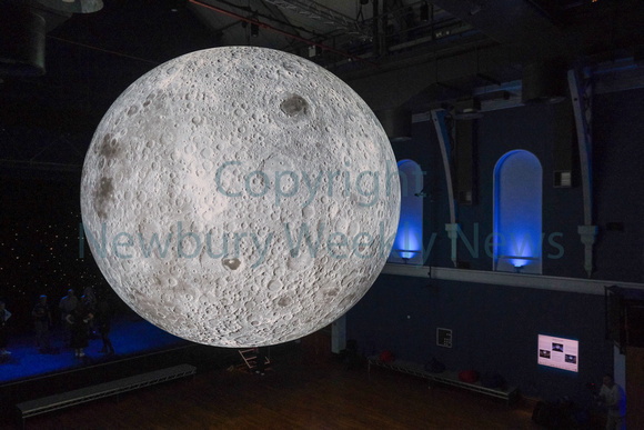 NWN 32-1423 N Museum of the Moon