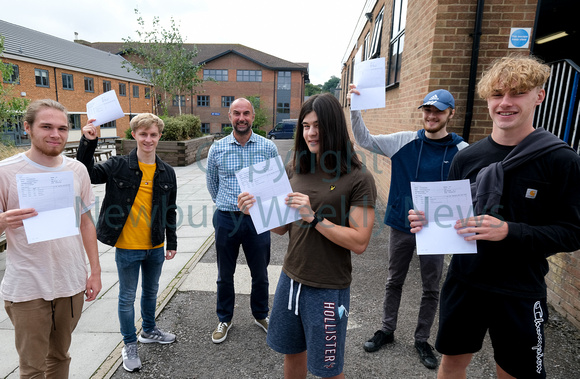 32-1221D Downs School A Level Result
