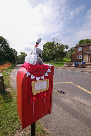 36-0321C Knitted swan in Thatcham