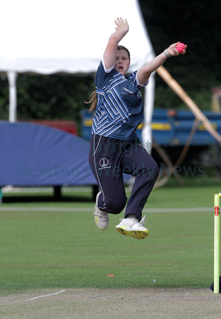 38-1421T Falkland Ladies Cricket