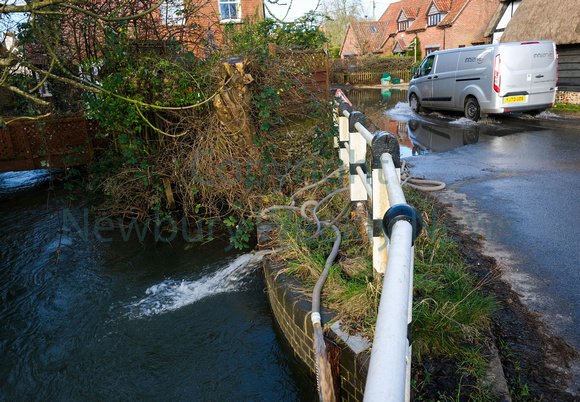 NWN 02-0124 C Floods in Eastbury