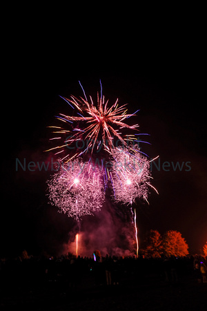 45-2021AB Chieveley Fireworks