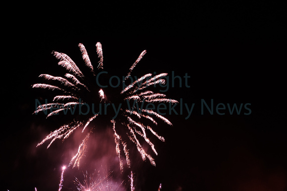 45-2021W Chieveley Fireworks