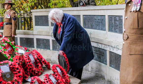 46-0421V Newbury Remembrance wreath laying