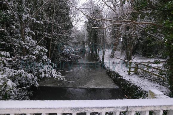 04-0521B Snow - Greenham Mill