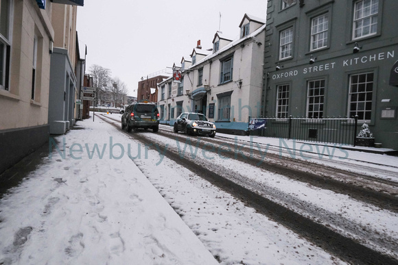 04-0821L Snow - Newbury
