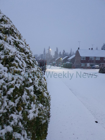 04-1121F Snow - Stroud Green