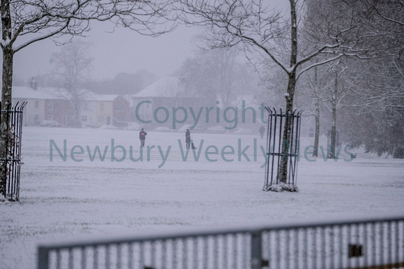 04-1221C Snow - Newbury