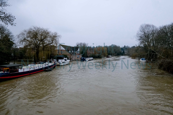 05-0321Q Flood - Pangbourne River Thames