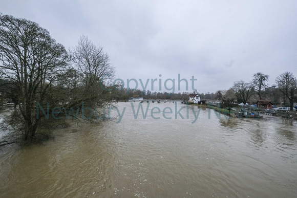 05-0421D Flood - Goring River Thames