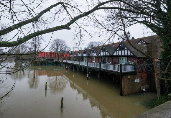 05-0421H Flood - Goring River Thames