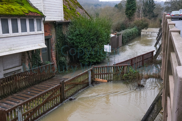 05-0421M Flood - Goring River Thames