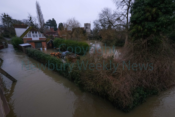 05-0421Q Flood - Goring River Thames