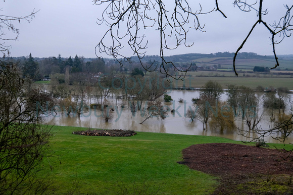 05-0521A Flood - Streatley River Thames