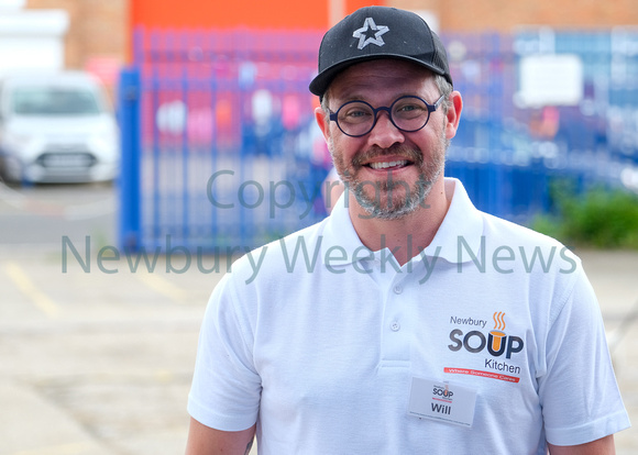 31-1221H Will Young at Newbury Soup Kitchen