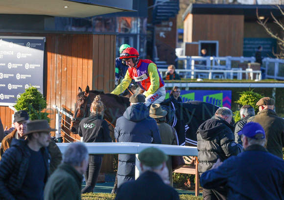 NWN 04-0125D Newbury Races - Grosvenor Sport Raceday