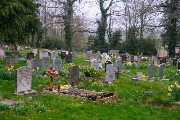 12-2722F Kingsclere Cemetery