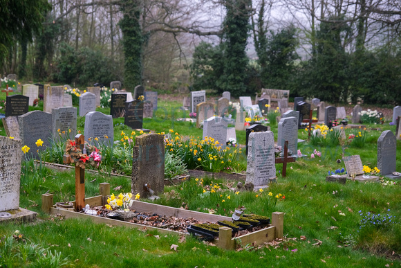12-2722E Kingsclere Cemetery