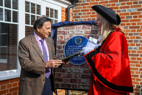 NWN 09-0125A H Thatcham Blue Plaque