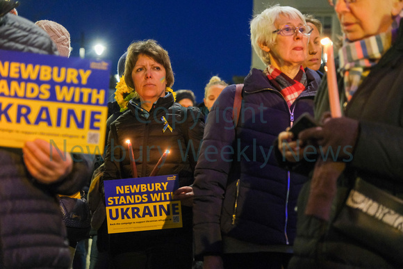 09-0422M candle lit vigil for ukraine in Newbury
